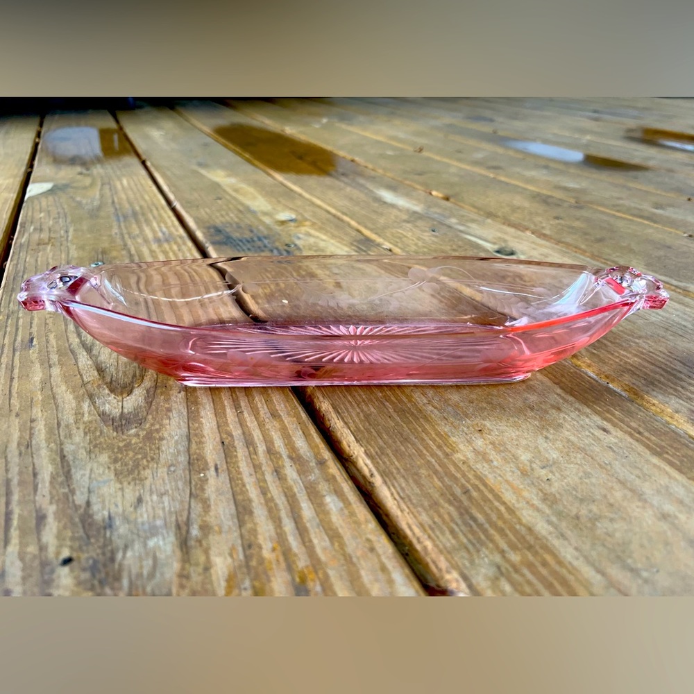 Pink depression glass relish tray, etched glass